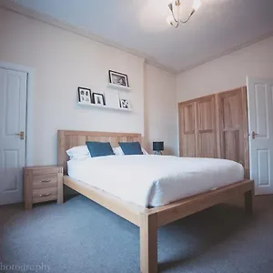 Apartment Stylish And Spacious Two Bed In Aberdeen's West End, Aberdeen