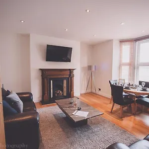 Apartment Impressive 3 Bedroom, Aberdeen